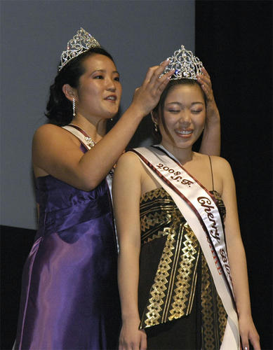 041508.queen1.jpg