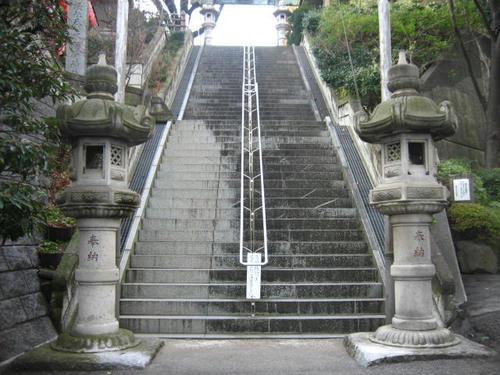  市谷八幡男坂