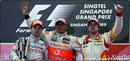 podium-singapore-z-11_270909.jpg