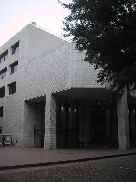 東京都立中央図書館
