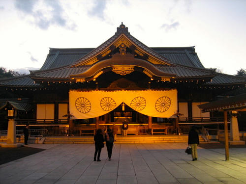 靖国神社拝殿