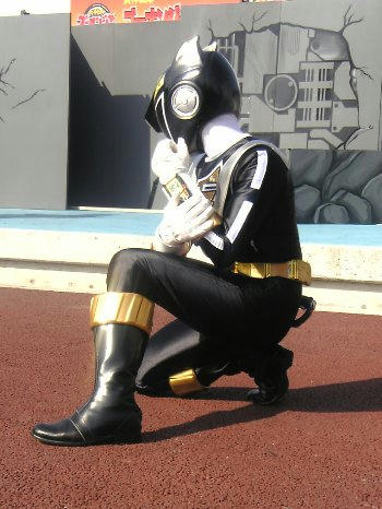 ブラック