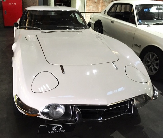 TOYOTA 2000GT