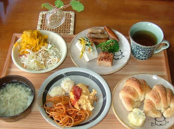Ｔｉｌｌ’ｓの自然食バイキング①