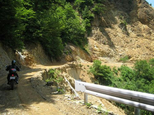 山田入林道