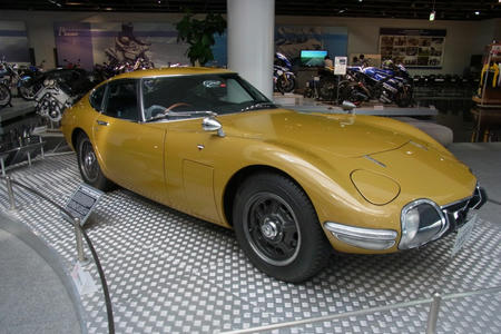 TOYOTA 2000GT