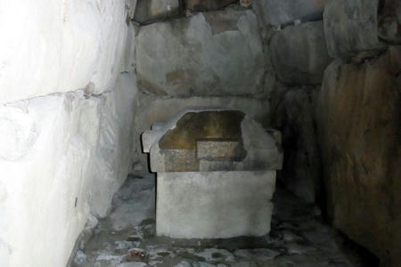 石の櫃