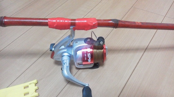 井嶋あきらさんの動画を参考にダイソー１００円竿を改造してみました 淡水魚釣りを野郎