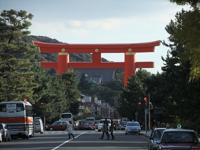平安神宮側から