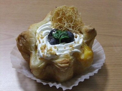 デニッシュパン　プリン