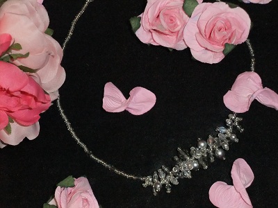 ビーズのチョーカー