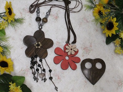 木製アクセサリー