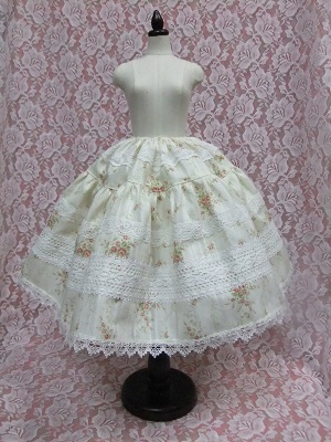 スカート部分　全体