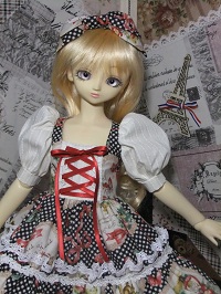 赤ずきんちゃん柄のドレス②