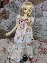 英字と薔薇のドレス