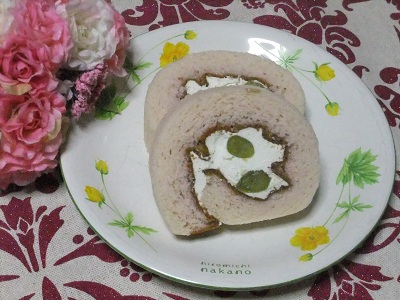 桜のロールケーキ