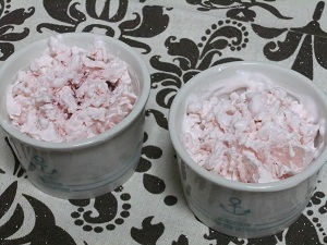 イチゴヨーグルトのアイス？