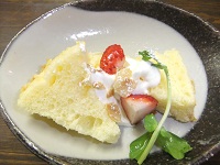 デザート　シフォンケーキ