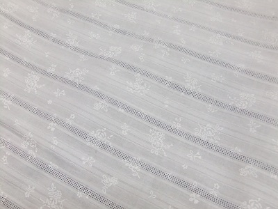 白のドビー織の生地