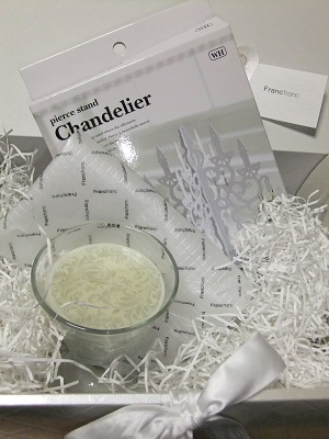 息子からのプレゼント　ピアススタンドとアロマキャンドル