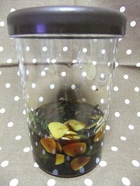 大葉にんにく醤油　容器