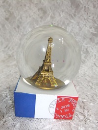 エッフェル塔のスノードーム