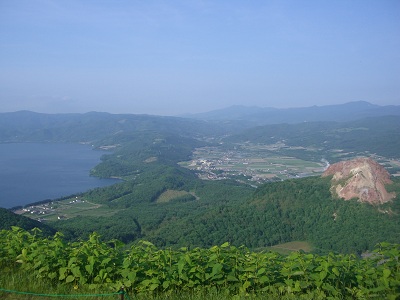 昭和新山と洞爺湖