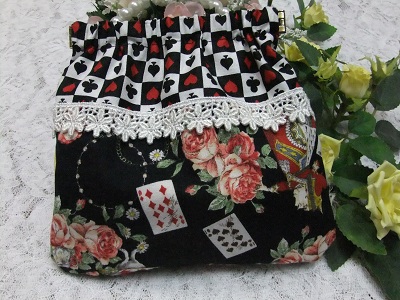 アリス柄パックンポーチ 背面