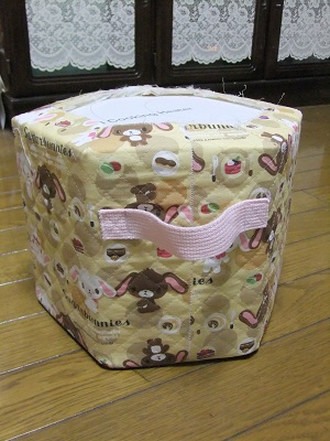 シナモン柄のイス