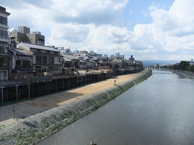 鴨川 川床