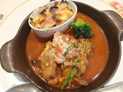 メイン　豚肉のポーピエット　グラタン添え