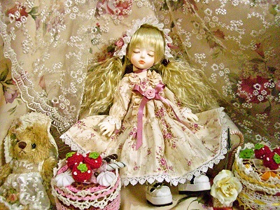 小花模様の秋ドレス