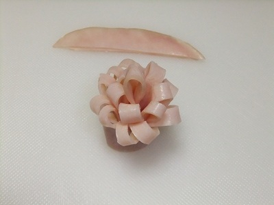 ③端から巻きます