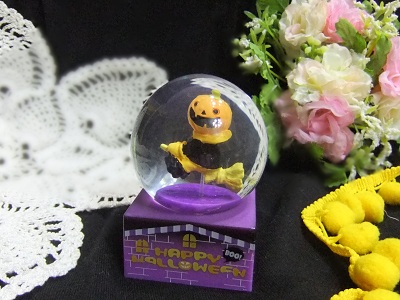 みっちゃんに貰ったハロウィンのスノードーム