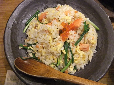 紅鮭と浅葱のチャーハン