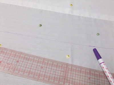 カーテン切ります