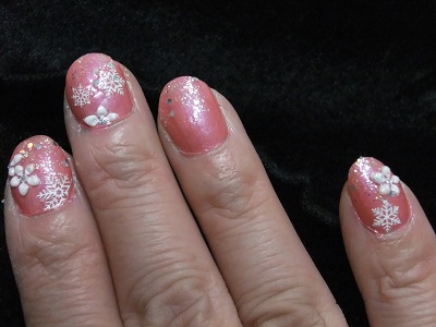 セルフネイル（右）