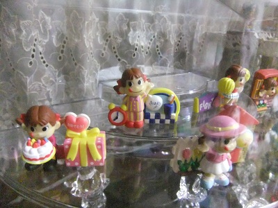 ペコちゃんフィギュア　食玩