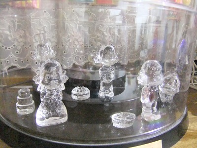 ペコちゃん　クリスタルフィギュア　