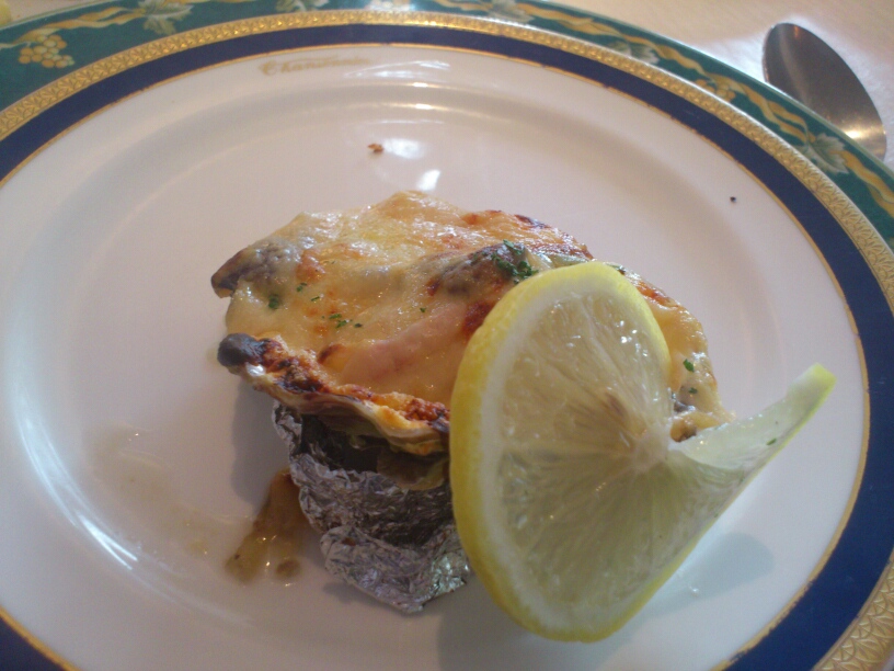 オードブル　牡蠣のグラタン