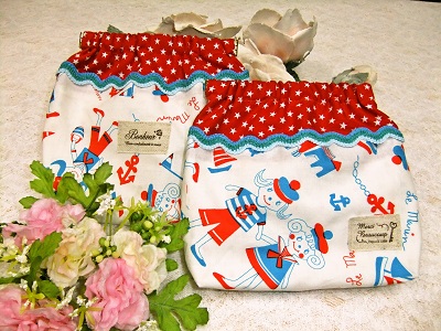 Mサイズ　白×赤（星）