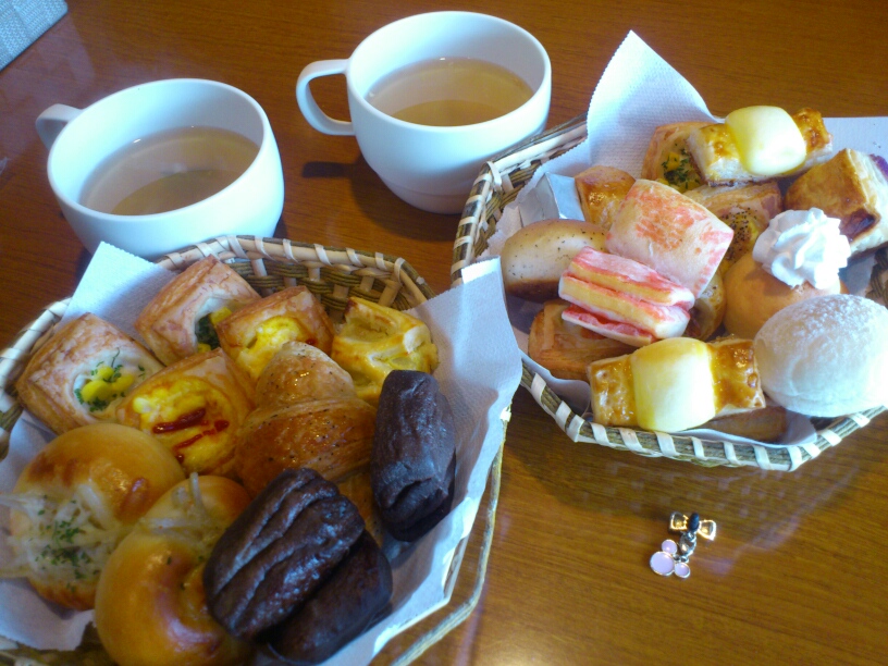 食べ放題のパン