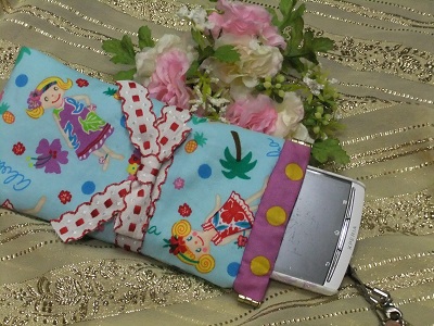 めがねケース兼スマホケース？