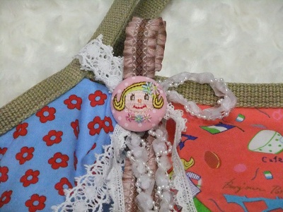 ボタン付きコサージュ