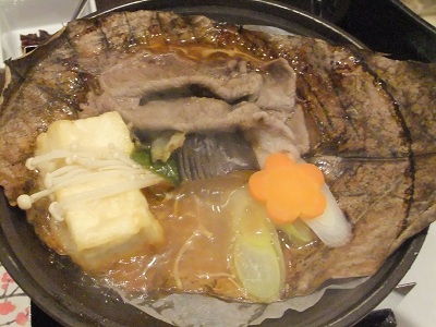 季節会席　牛肉朴葉焼き