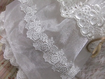 スカート部分ののレース