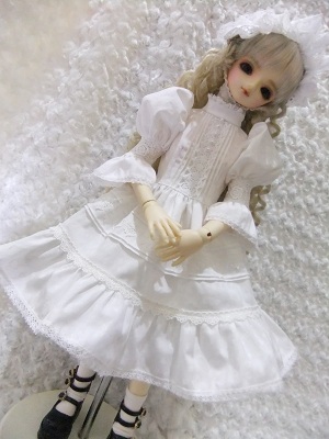 白のワンピース