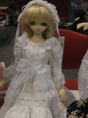 白のピンタックワンピ