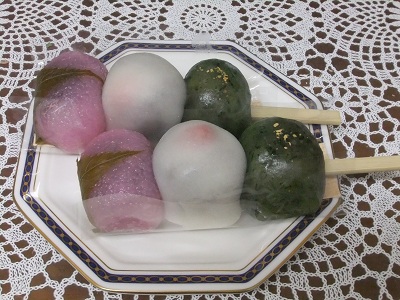 ゴージャス三色団子