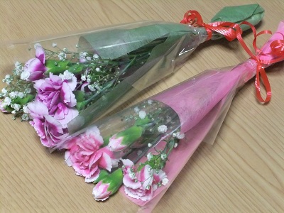 カーネーションのミニブーケ